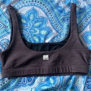 Vuori Daily Bra Lux Ribbed Size: Small
